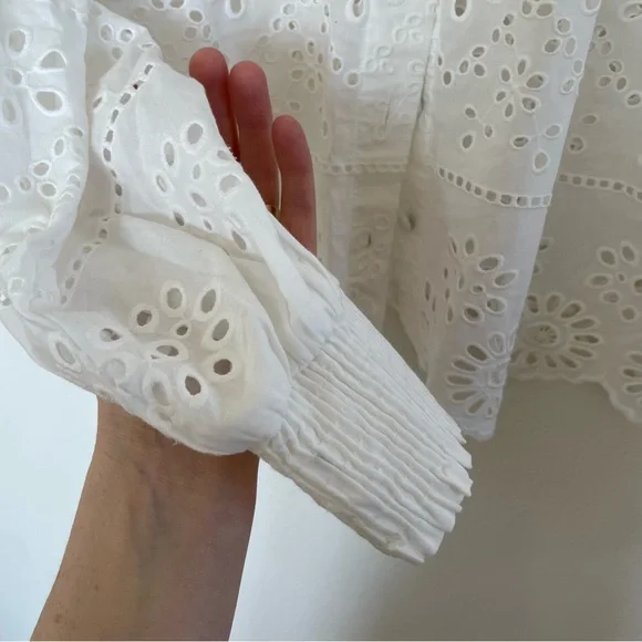 Cabi Coast Top  Scalloped White Eyelet - Picture 3 of 8